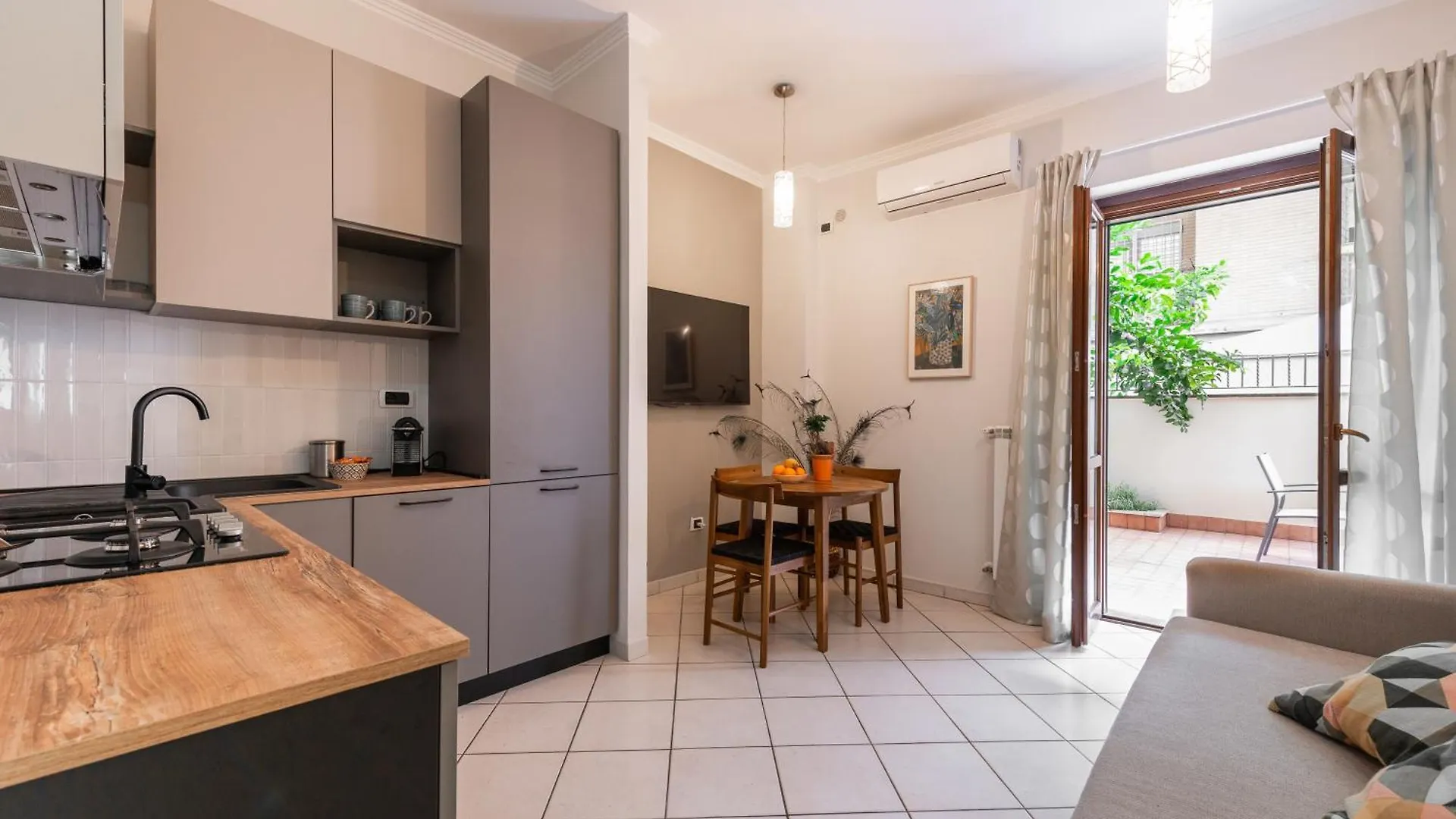 Casa Renate Modern Apartment With Terrace Rome 0*,